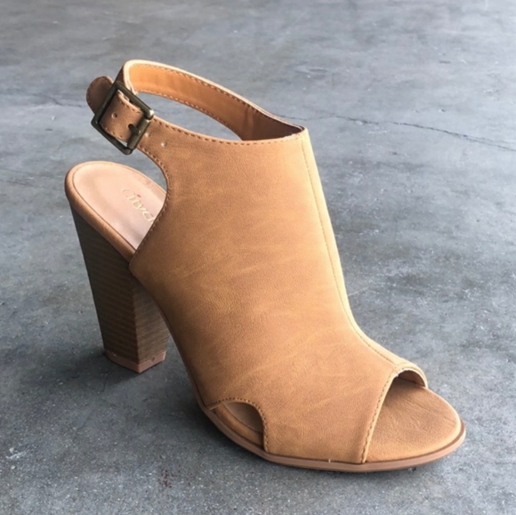 Open toe heels - Picture 2 of 4